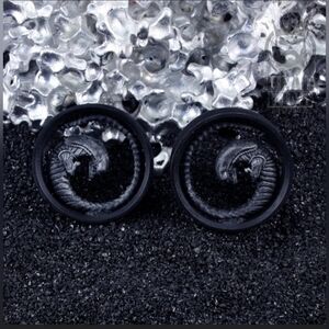 Pair of Alien Plugs / tunnels